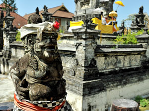 Bali sightseeing Jagat Natha Temple4