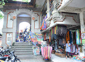 Bali sightseeing Ubud Market4